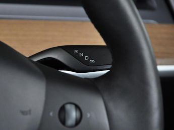 Tesla Model 3 Model 3 Standard Range +