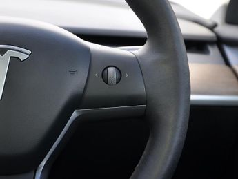 Tesla Model 3 Model 3 Standard Range +