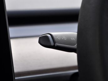 Tesla Model 3 Model 3 Standard Range +