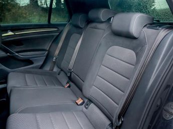 Volkswagen Golf Golf R TSi 4Motion Semi-Auto