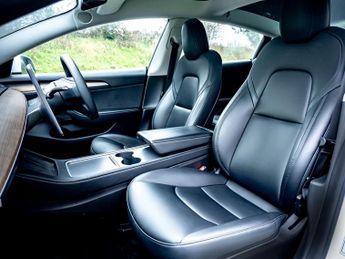 Tesla Model 3 Model 3 Standard Range +