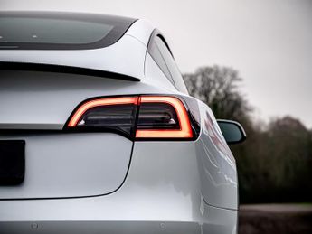 Tesla Model 3 Model 3 Standard Range +