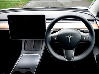 Tesla Model 3 Model 3 Standard Range +