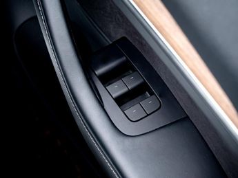 Tesla Model 3 Model 3 Standard Range +