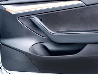 Tesla Model 3 Model 3 Standard Range +