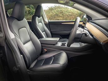 Tesla Model Y Model Y Long Range AWD