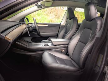 Tesla Model Y Model Y Long Range AWD