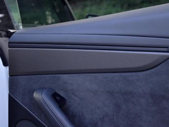 Tesla Model Y ModeL Y Performance AWD
