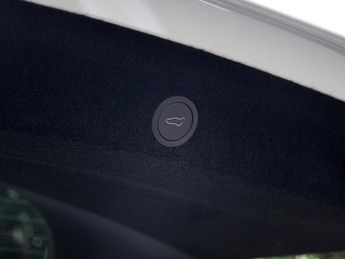 Tesla Model Y ModeL Y Performance AWD