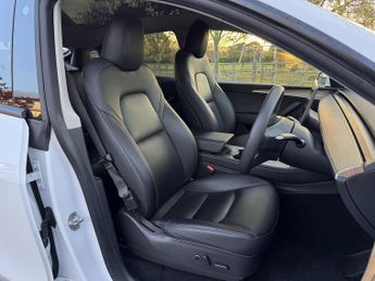 Tesla Model Y ModeL Y Long Range AWD