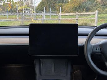 Tesla Model Y ModeL Y Long Range AWD