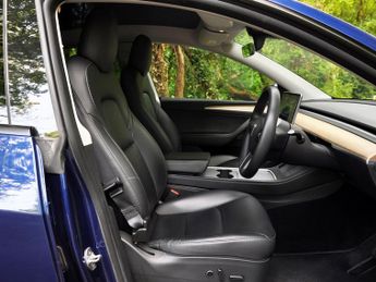 Tesla Model Y ModeL Y Long Range AWD