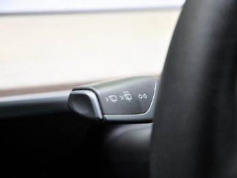 Tesla Model Y ModeL Y Long Range AWD