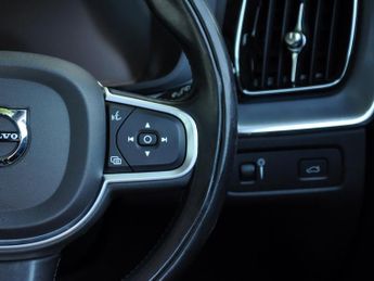 Volvo Xc60 XC60 Momentum D4 AWD Auto