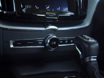 Volvo Xc60 XC60 Momentum D4 AWD Auto