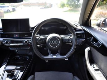 Audi A4 A4 Black Edition 35 TFSI MHEV Semi-Auto