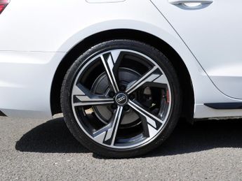 Audi A4 A4 Black Edition 35 TFSI MHEV Semi-Auto