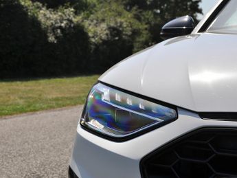 Audi A4 A4 Black Edition 35 TFSI MHEV Semi-Auto