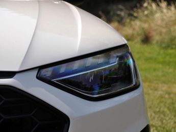 Audi A4 A4 Black Edition 35 TFSI MHEV Semi-Auto