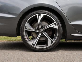 Audi A4 A4 Black Edition 35 TFSI MHEV Semi-Auto