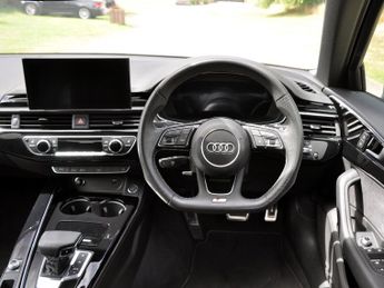 Audi A4 A4 Black Edition 35 TFSI MHEV Semi-Auto