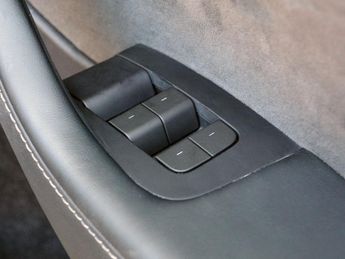 Tesla Model Y ModeL Y Performance AWD
