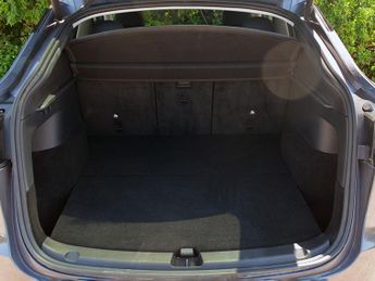 Tesla Model Y ModeL Y Performance AWD