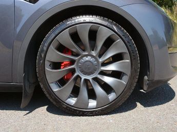 Tesla Model Y ModeL Y Performance AWD