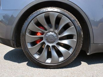 Tesla Model Y ModeL Y Performance AWD