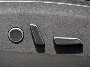 Tesla Model Y Model Y RWD