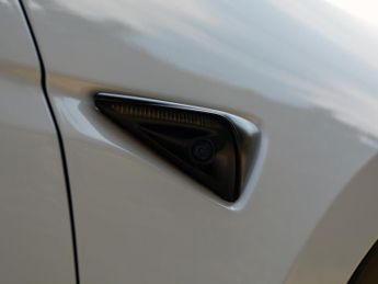 Tesla Model Y Model Y RWD