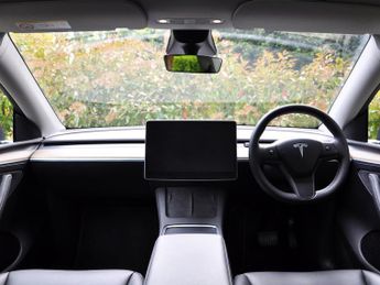 Tesla Model Y ModeL Y Long Range AWD