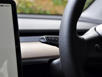 Tesla Model Y ModeL Y Long Range AWD