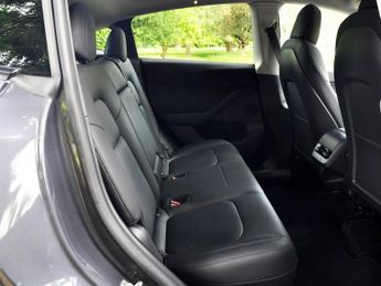 Tesla Model Y ModeL Y Long Range AWD