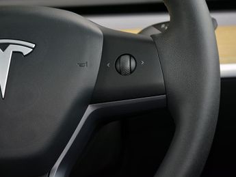 Tesla Model Y Model Y RWD