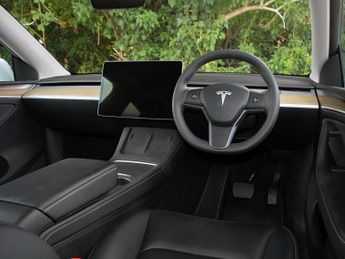 Tesla Model Y Model Y RWD