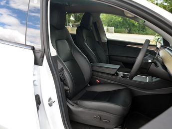Tesla Model Y Model Y RWD