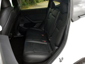 Tesla Model Y Model Y RWD