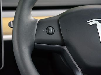 Tesla Model Y Model Y RWD