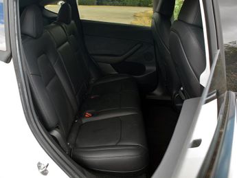 Tesla Model Y Model Y RWD