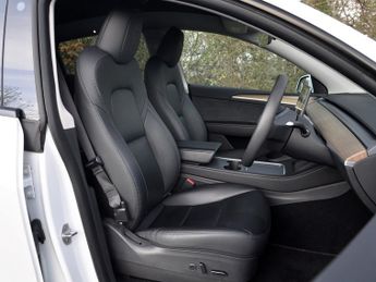 Tesla Model Y ModeL Y Long Range AWD