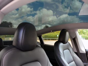 Tesla Model Y Model Y RWD