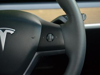 Tesla Model Y Model Y RWD