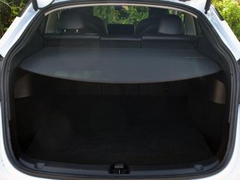 Tesla Model Y Model Y RWD