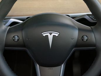 Tesla Model Y Model Y RWD