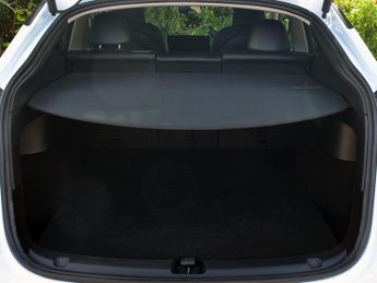 Tesla Model Y Model Y RWD