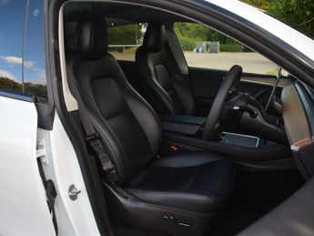 Tesla Model Y Model Y RWD