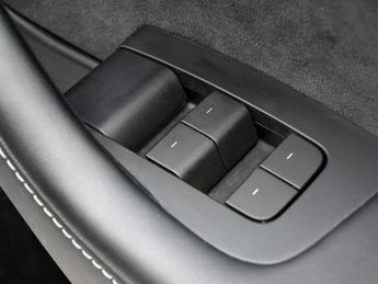 Tesla Model Y Model Y RWD
