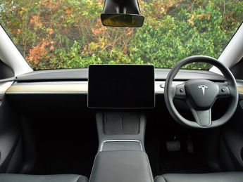 Tesla Model Y Model Y RWD