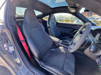Porsche 911 [992] Carrera 4 Coupe GTS t-Hybrid 2dr PDK